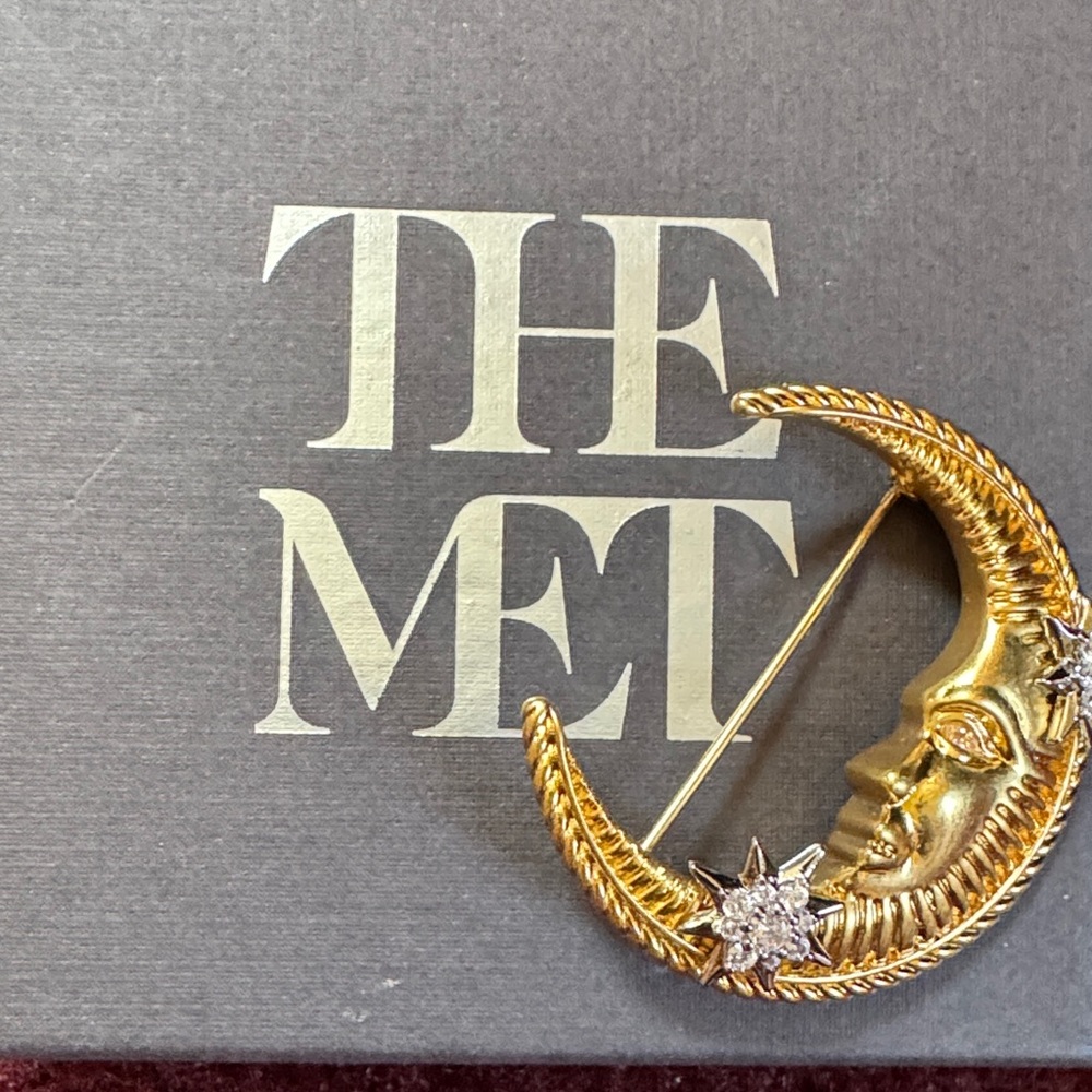 Gold and Silver Moon Brooch - Picture 2 of 2